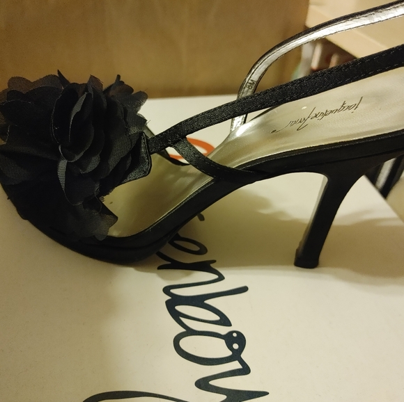 Womens Sandals - Picture 1 of 2